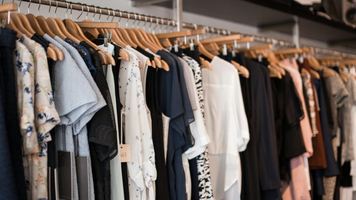 2026年】服の在庫処分セール！レディース人気ブランドを激安で | 株式 